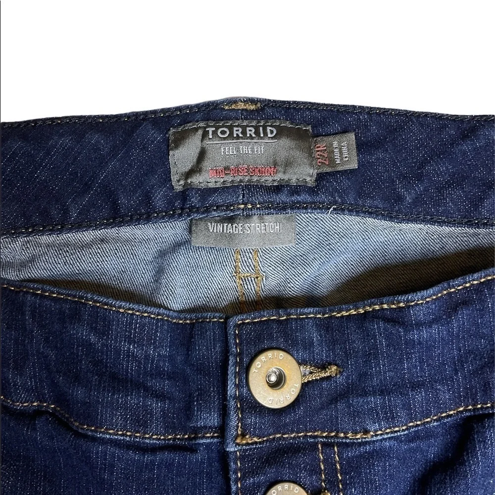 Torrid Mid Rise Skinny Vintage Stretch size 22